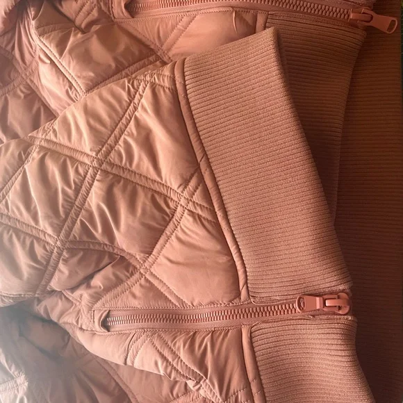Calia Quilted 1/2 Zip Pullover in Apricot Aura (S) - Picture 6 of 8